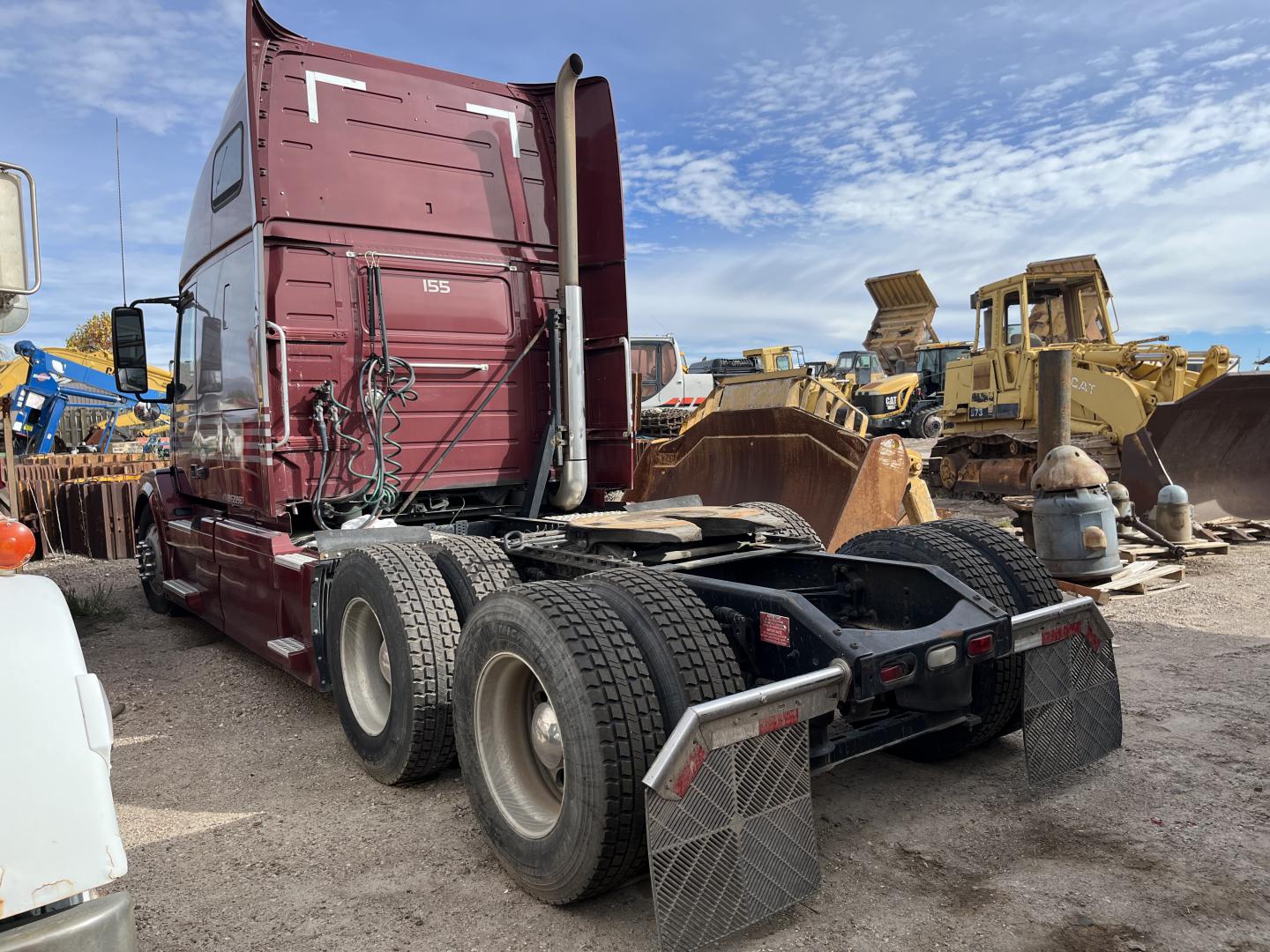 ./imagenes/INVOICE/2019/17172/TRACTOCAMION VOLVO VNL 6X4 (5).JPG